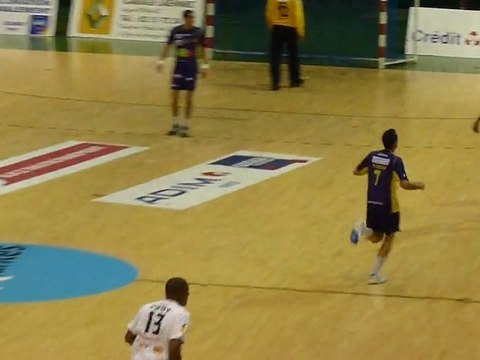 Lob de Valero Rivera - HBC Nantes - Tremblay
