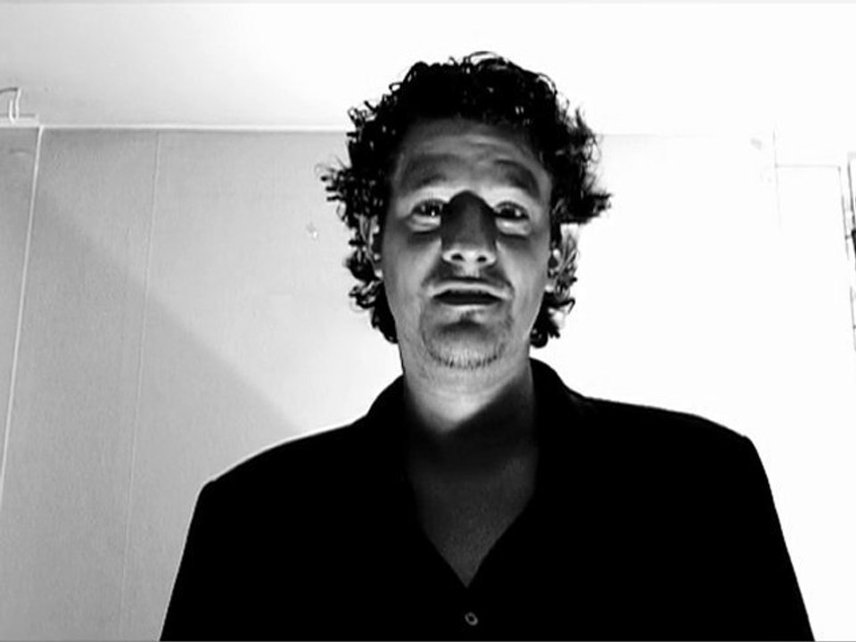 Betty Lagrange - Episode 1 - Qui boit la tasse n'a plus soif