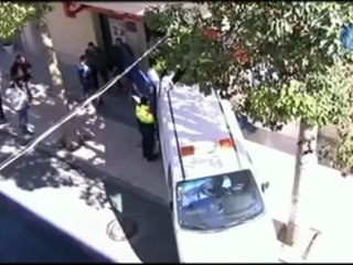 Dos delincuentes atracan una sucursal bancaria en Cambrils (Tarragona) y matan a la cajera