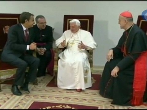 20101107 WEB PAPAZAPATEROBARCELONA CM