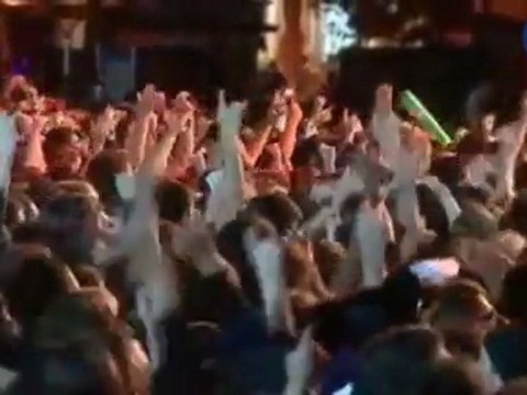 20101107 WEB katyperryabrióeltelóndelagalamtv CMingles