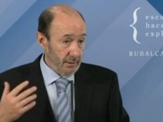 Rubalcaba pide una "acción europea contundente y clara" para acabar con la inestabilidad financiera