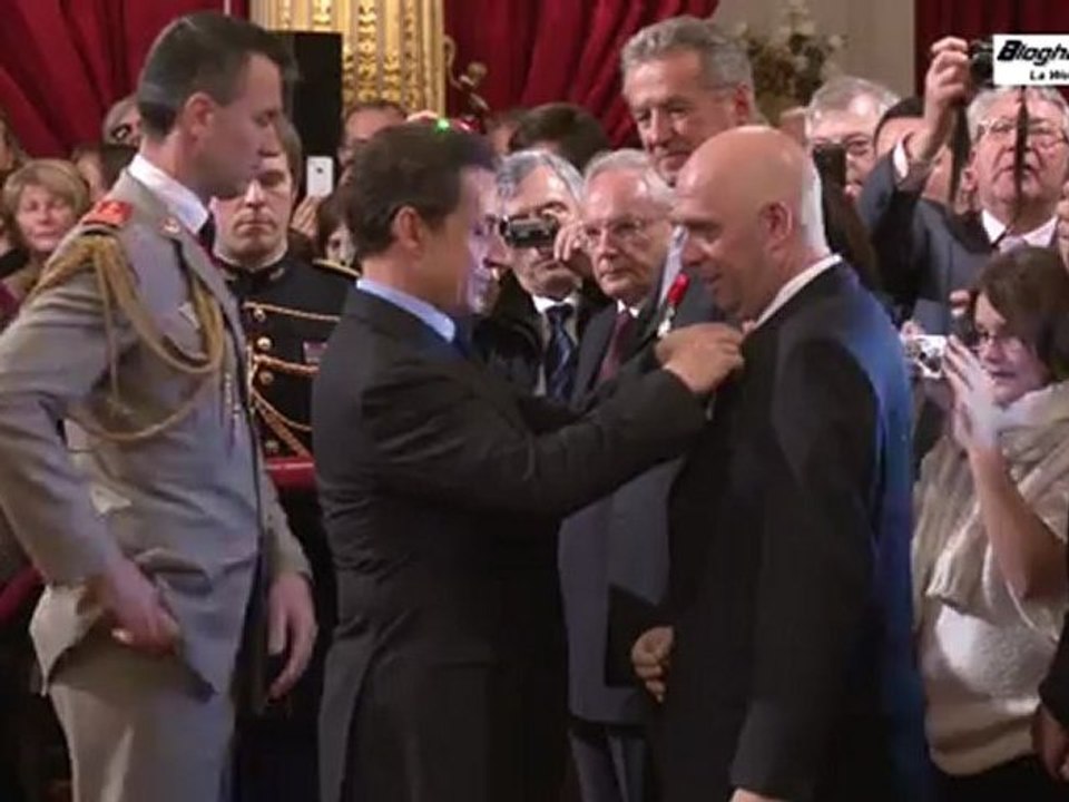 Remise de la Legion d'Honneur a Philippe Croizon - www.bloghandicap.com - La Web TV du Handicap