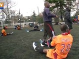 Des footballeurs africains au chômage s’entraînent à Saint-Denis