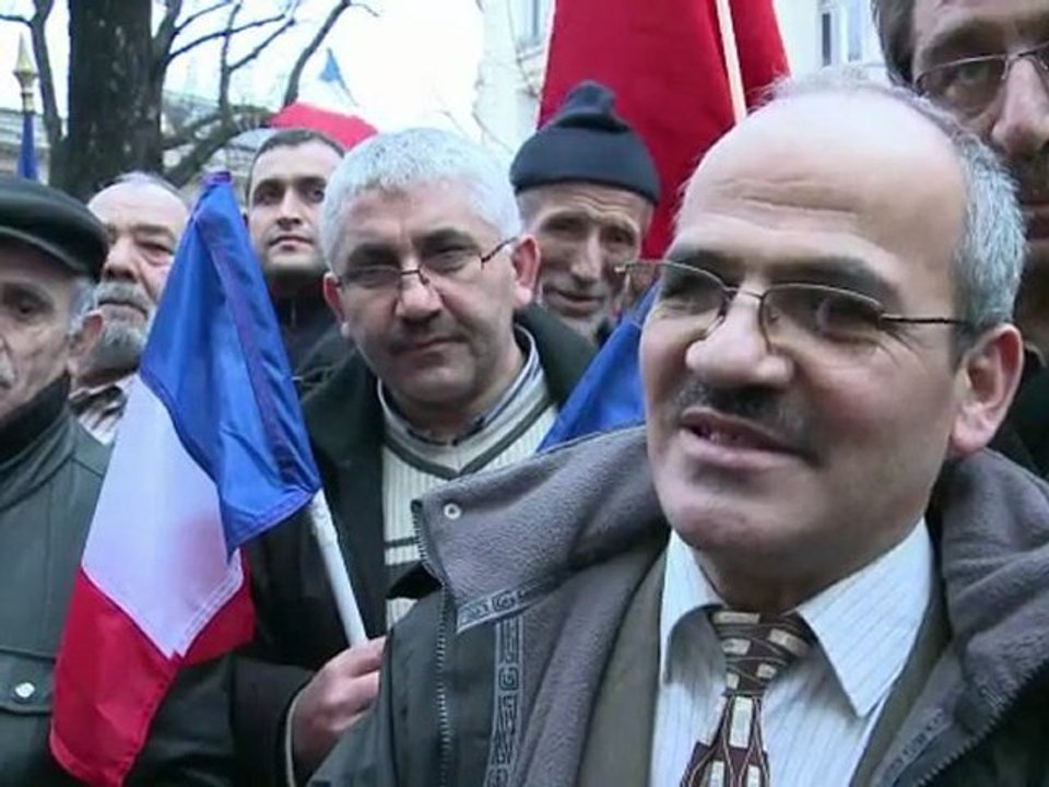 Génocide : plus d'un millier de personnes devant l'Assemblée nationale