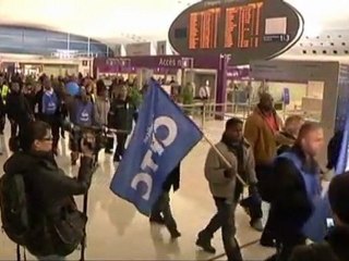 Avrupa'da grevler ulaşımı felç etti