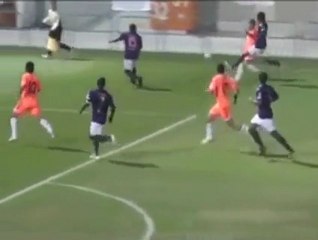 DÜNYANIN EN GÜZEL GOLÜNÜ KENDİ KALESİNE ATTI