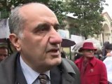 A Istanbul, devant le consulat de France, une trentaine de manifestants s'est réunie pour protester contre l'adoption d'un texte pénalisant la contestation du génocide arménien