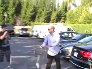 Jason Statham Gets Aggressive on Shopping Trip