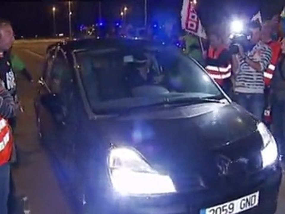 29S: Piquetes salvajes frente a las factorías de Michelin y Renault  en Valladolid