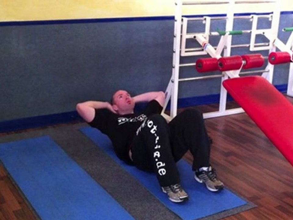 Übung für den Bauch - Crunches