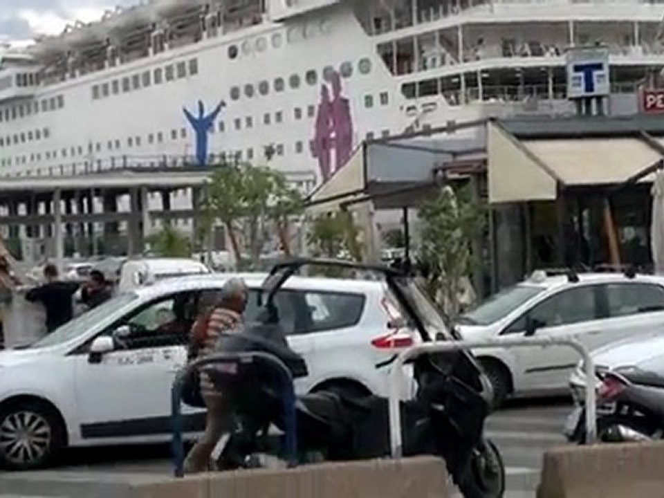 Naples port20102011256