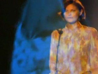 Moda: Matthew Williamson presenta, en Londres, su nueva colección