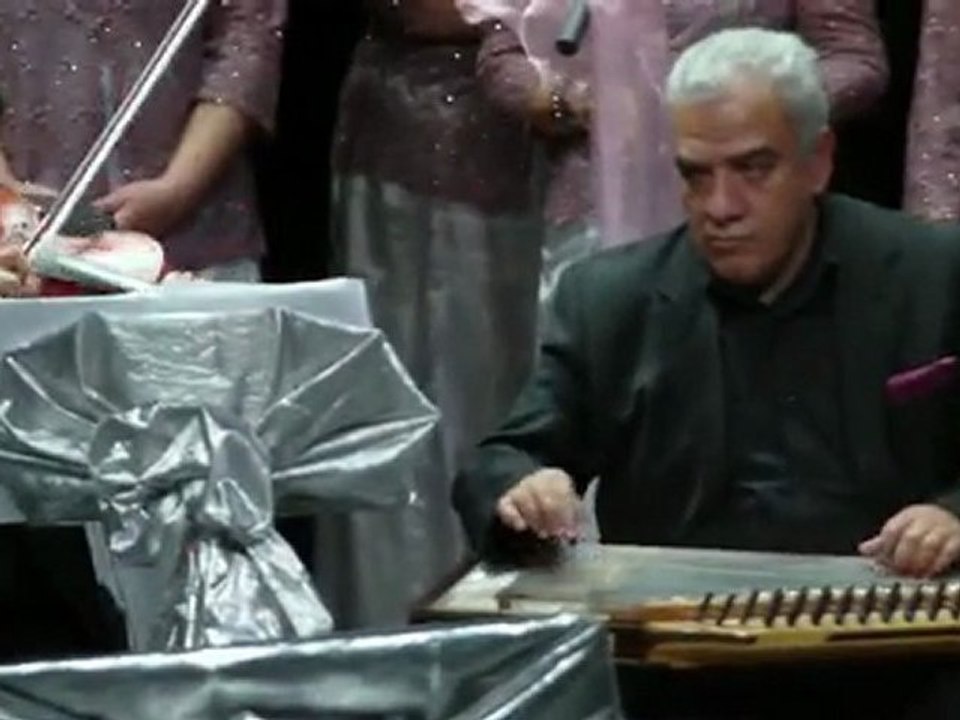 ''SARMAŞIK GÜLLERİ'' ÜNER YURTSEVEN YÖNETİMİNDE HOŞ SEDA MÜZİK DERNEĞİ KOROSUNDAN.