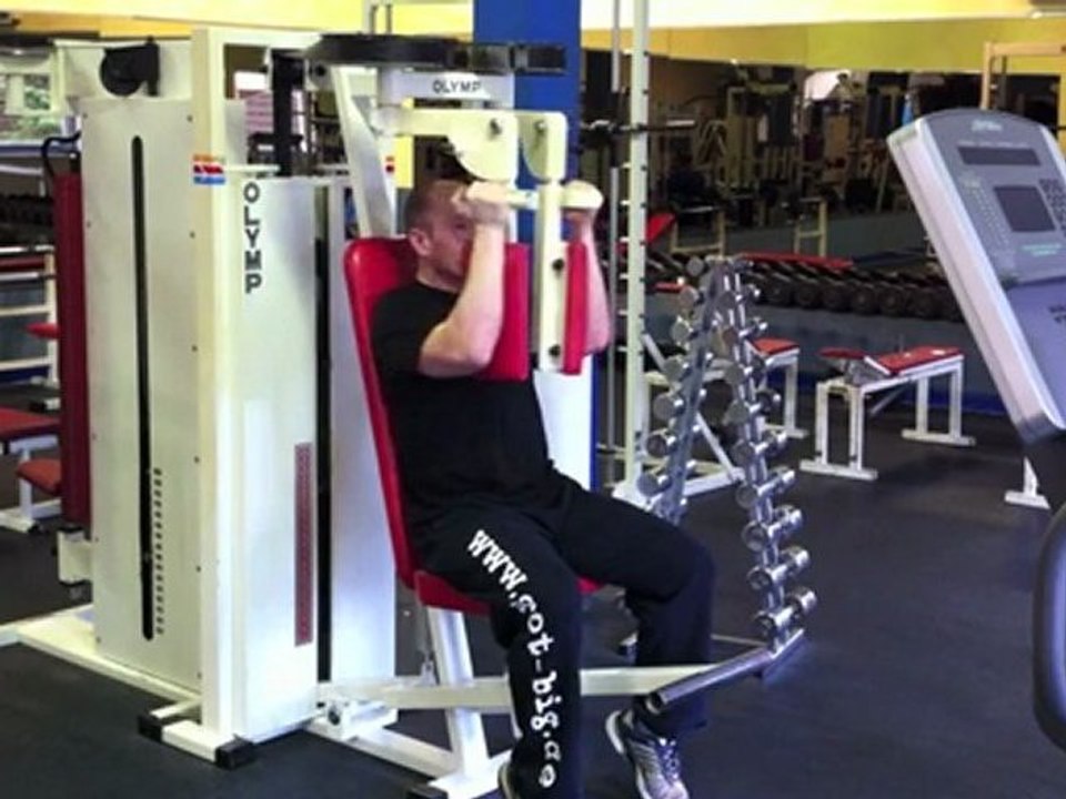 Brusttraining - Übung: Butterfly