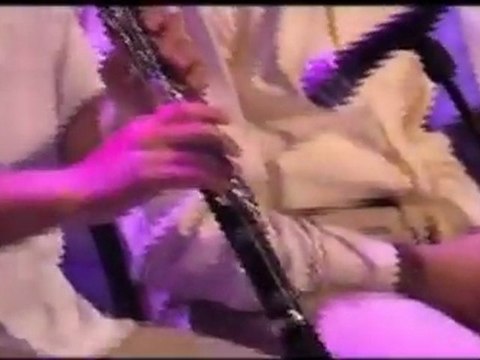 Kardeş Türküler O Yanı Pembe