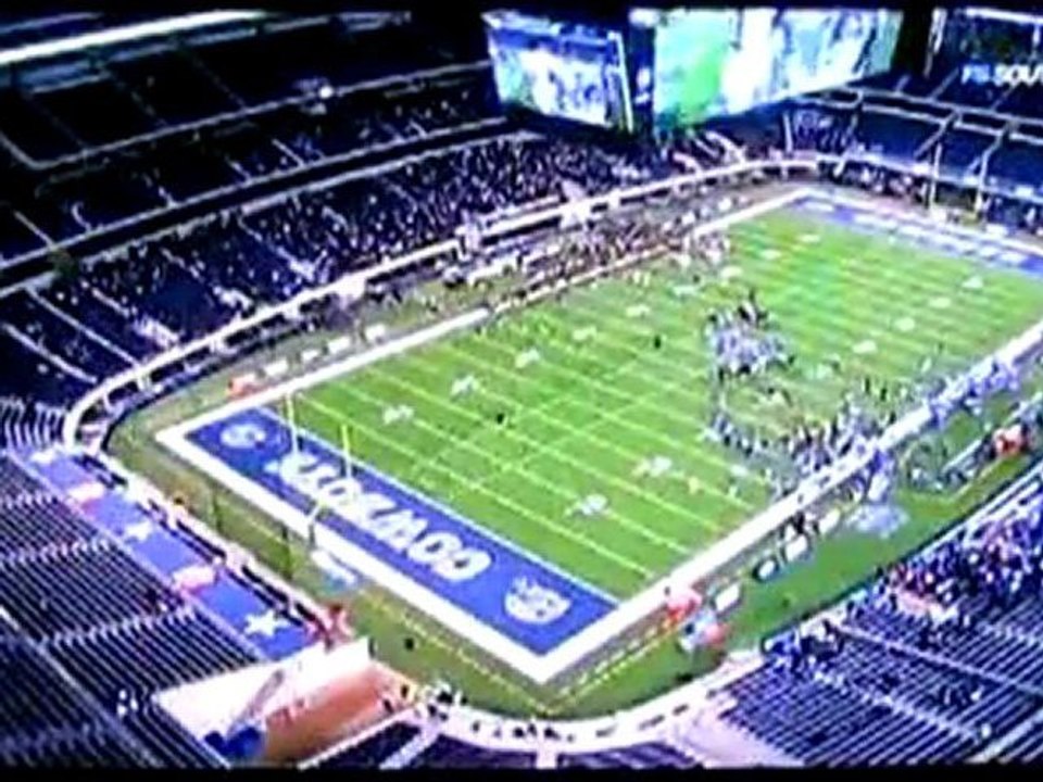 Crash voiture renverse des personnes sur terrain de sport