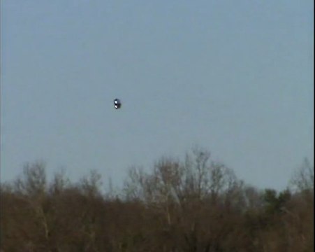 UFO / DRONE : Méry-es-bois 18380 (Cher) Janv 2011 format vidéo d'origine sauf petit déscriptif écrit