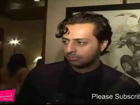 Diya Mirza Hosts Art Exhibition 09.mp4