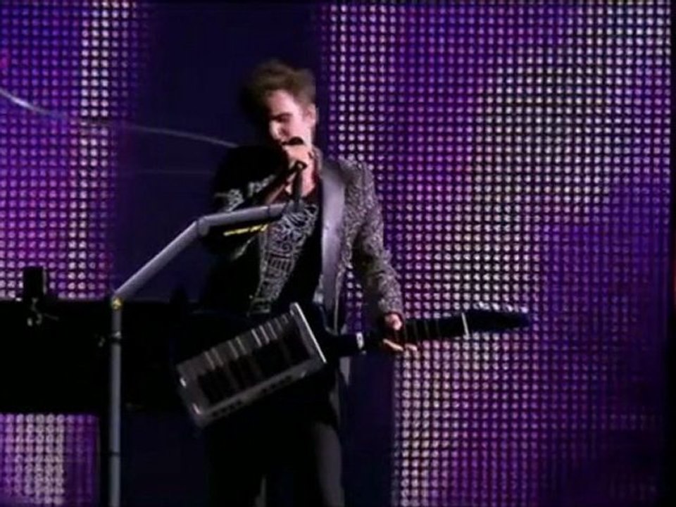 Muse - Undisclosed Desires (live at Reading 2011)
