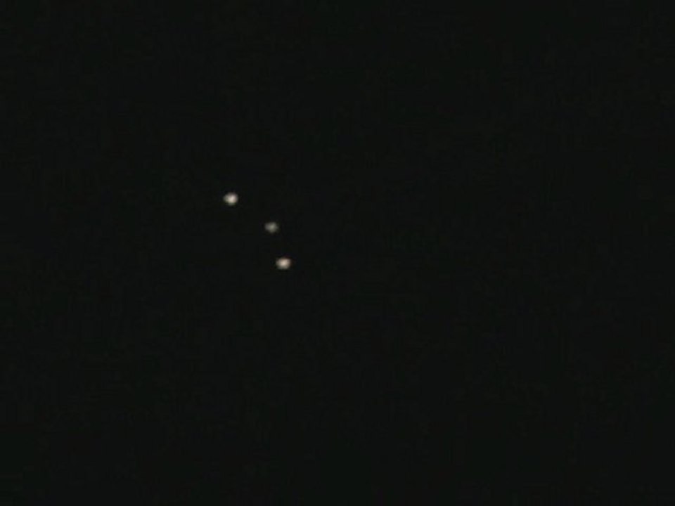 UFO / DRONE Triangulaire (18110 Cher) Juin 2010