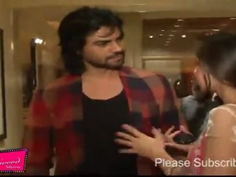 Diya Mirza Hosts Art Exhibition 03.mp4