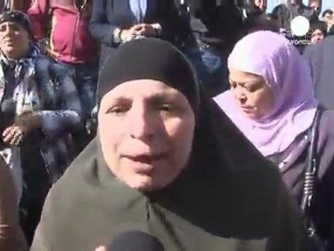 La plaza de Tahrir egipcia desafía a la Junta Militar