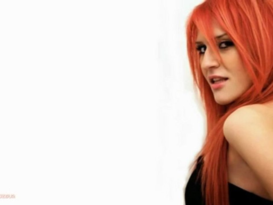 Zeynep Sağdaş - Yarım Kalanlara Rağmen