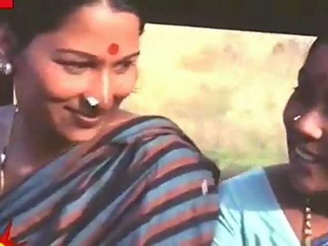 Mullum Malarum-Senthazham Poovil