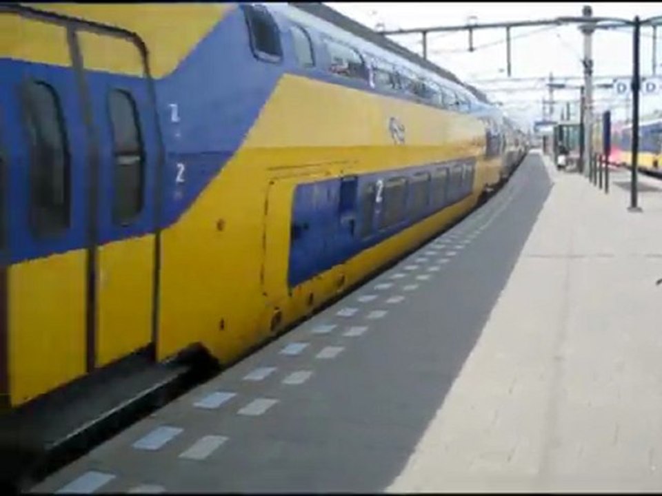 gare amsterdam 12 départ train de banlieue