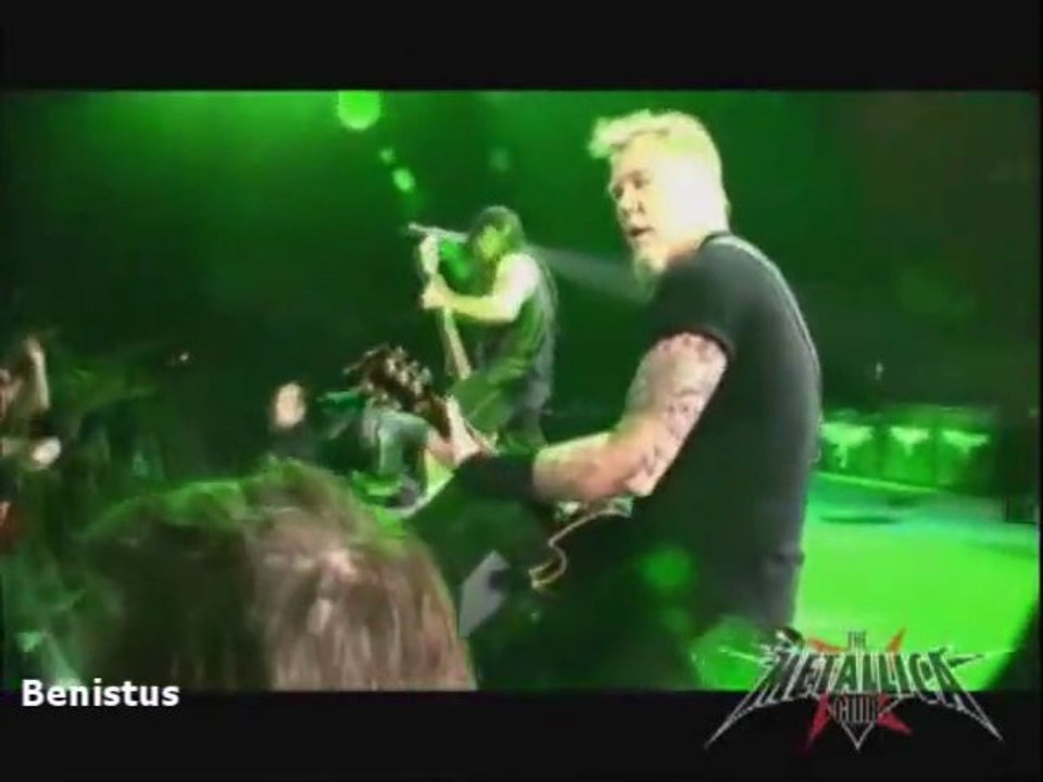 James Hetfield feinte un vigil en plein solo !