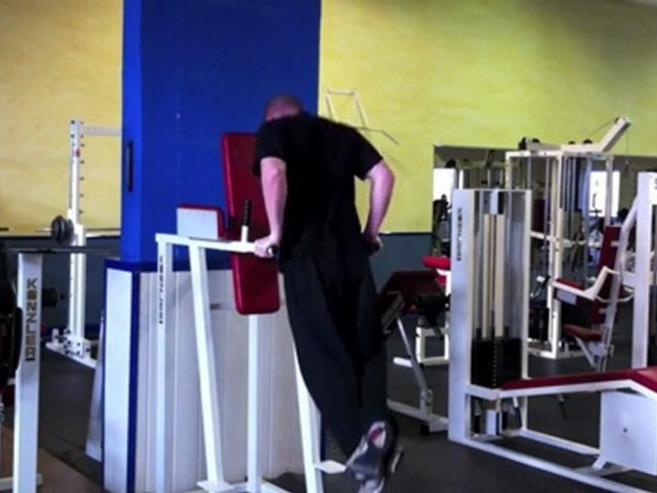 Muskelübung für mehr Trizeps - Dips