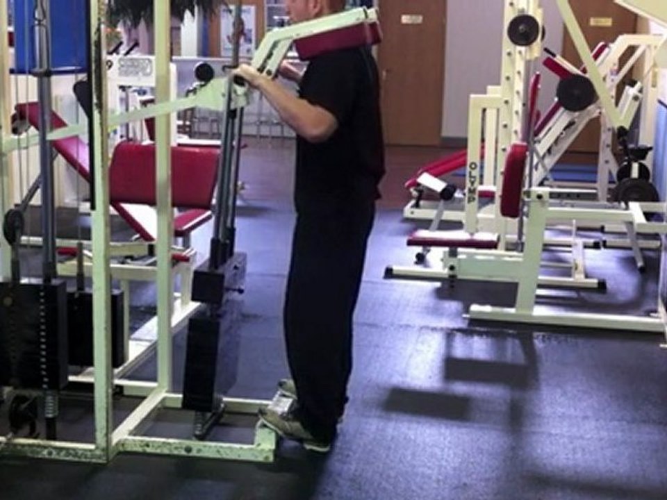 Muskelaufbau Übungen für die Waden - Wadenheben stehend