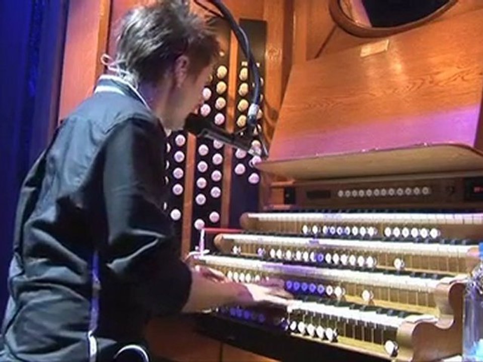 Megalomania @ Royal Albert Hall - Muse Christmas Present 2011