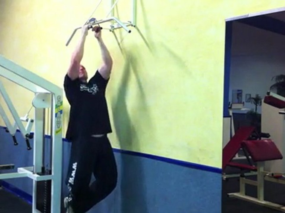 Muskelübung für den Rücken - Klimmzüge (eng)