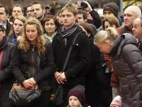 Thousands bid farewell to Vaclav Havel