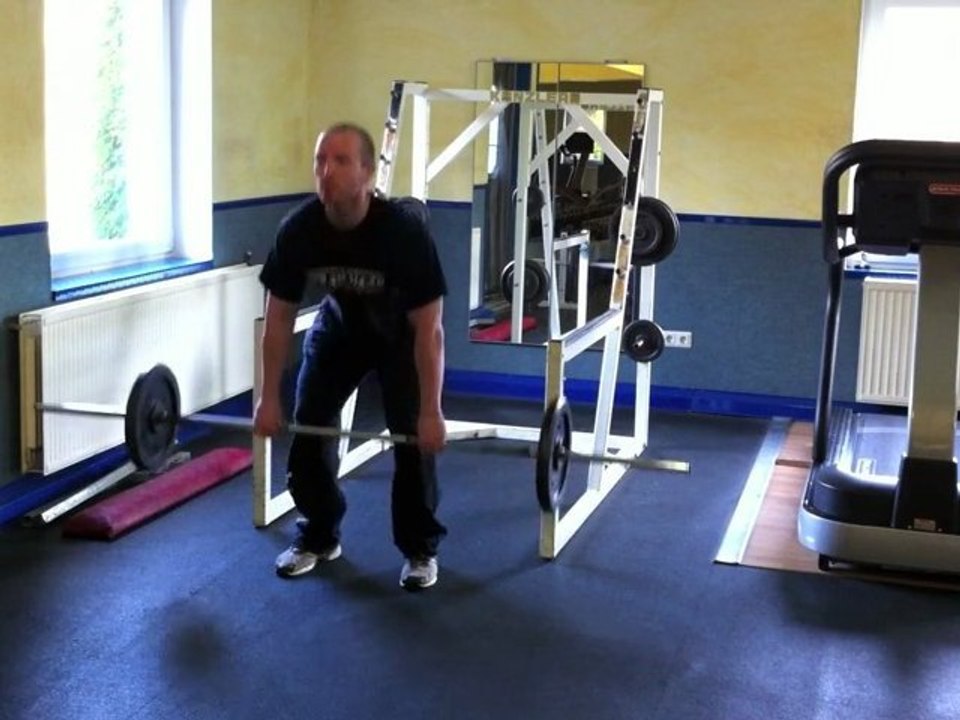 Muskelübung für den Rücken - Kreuzheben