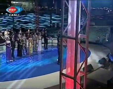 İHSAN GÜVENÇ ♫♥♪ Bir Kızıl Goncaya Benzer Dudağın ♫♥♪