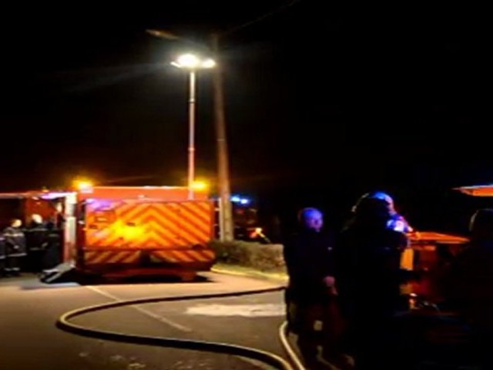 Dennevy, 25 décembre 2011, un garage détruit dans un incendie