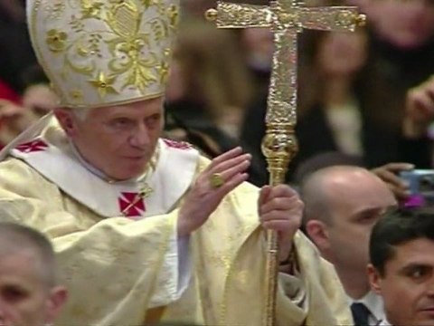 Benoît XVI critique la fête commerciale qu'est devenue Noël