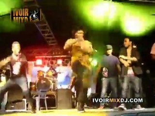 Commandant Zabra et ses danseur en demo de la danse 202 - YouTube2