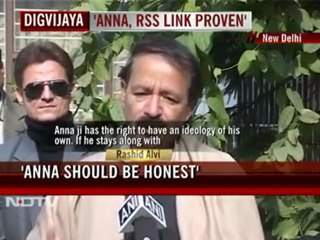 Digvijaya targets Anna again after newspaper report shows RSS links