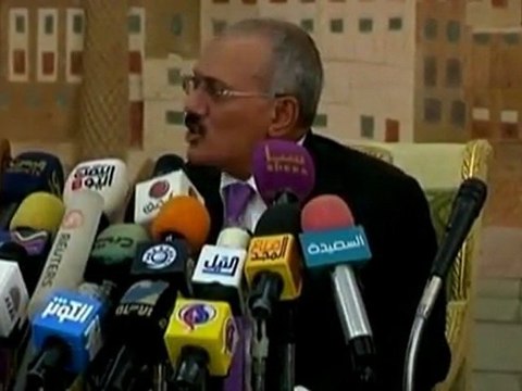 Yemen's Saleh vows to leave, troops kill 9 protesters