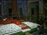 Son's tears as N Korean ruler's body goes on display