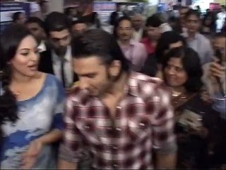 Ranveer Singh And Sonakshi Sinha Go Intimate - Bollywood News