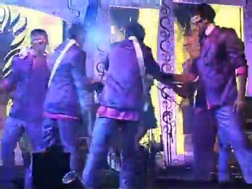 Neha Dhupia's Show Off Her Moves On 'Chammak Challo'