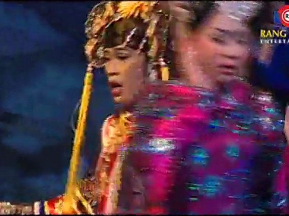 2_2_ThoaiMy_TungCanhPhuongHong