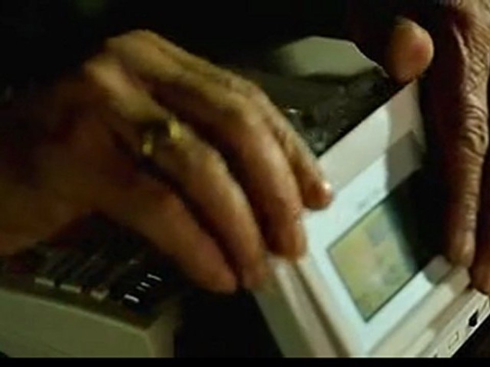 Loot (2011) DVD Rip Watch Online By DesiTvForum.Net Part2