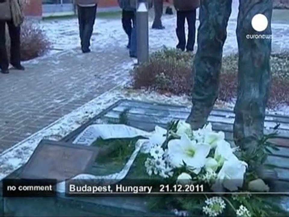 Steve Jobs' statue unveiled in Hungary - no comment