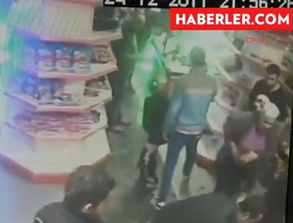 Market Sahibi ve Ailesini Böyle Bıçakladı